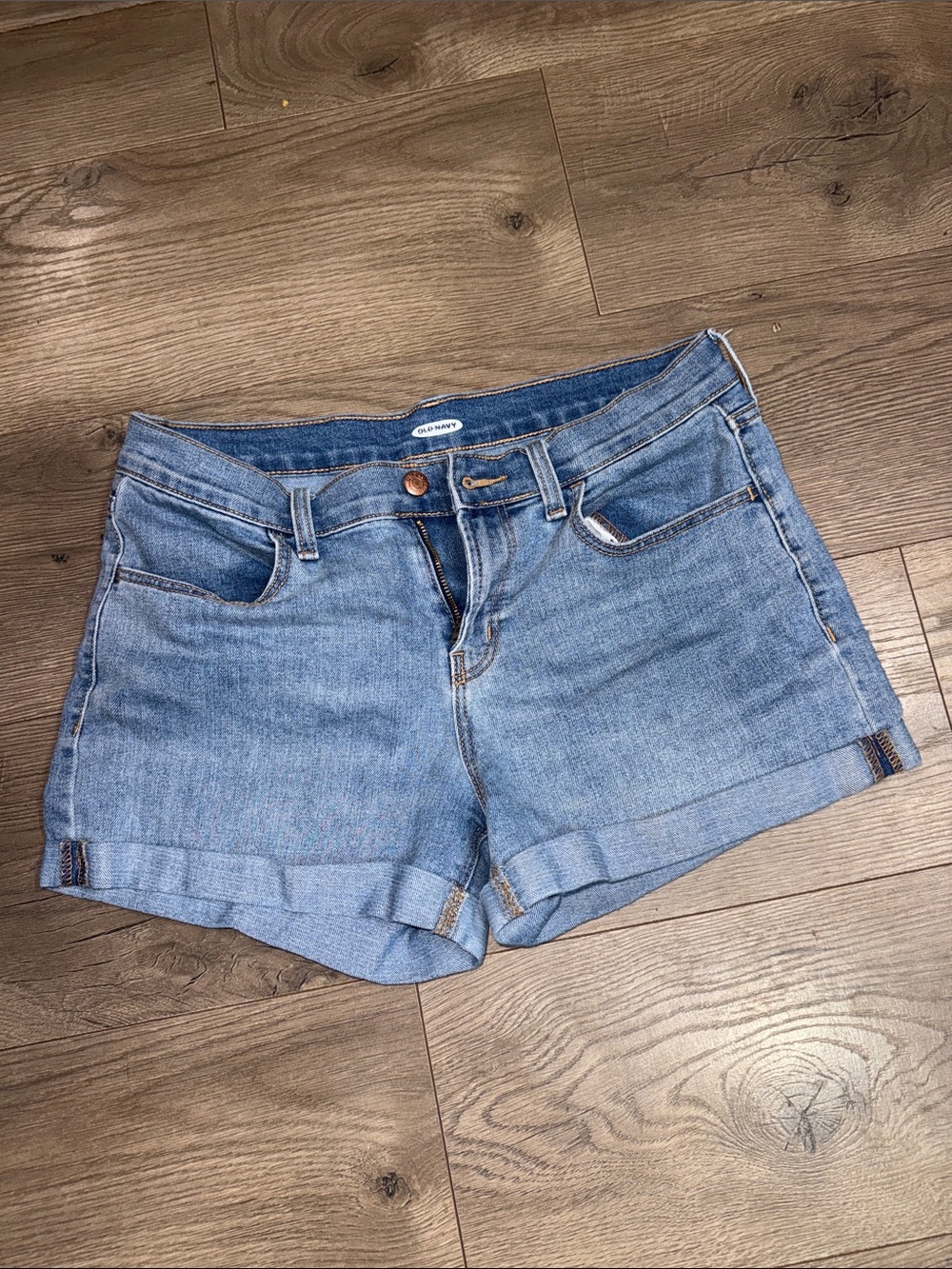Old Navy Light Wash Denim Roll-Cuff Women's Shorts